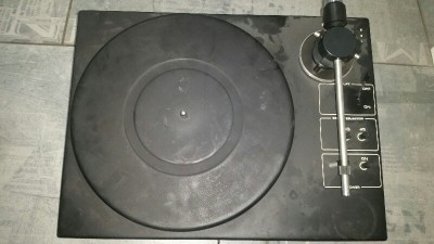 gramofón Tesla HC 42