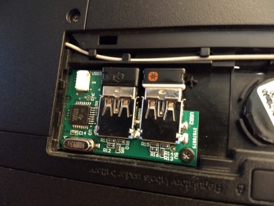 USB hub nainštalovaný v notebooku.