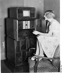 Prvý TV od Telefunken z r. 1932.jpg