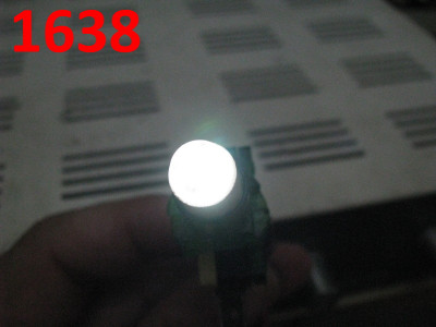 30 x bodová LED kontrolka T10,použité,cena – 0,33€/ks ( studená biela )