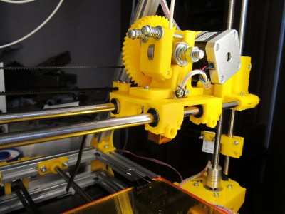 Cely extruder